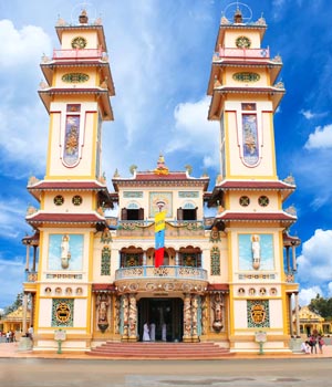 cu chi tunnel and cao dai temple